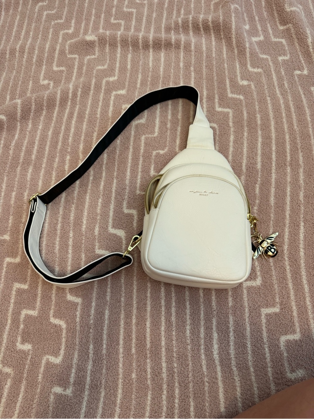 INICAT White Vegan Leather Crossbody Sling Bag Chest Pack Fanny Purse